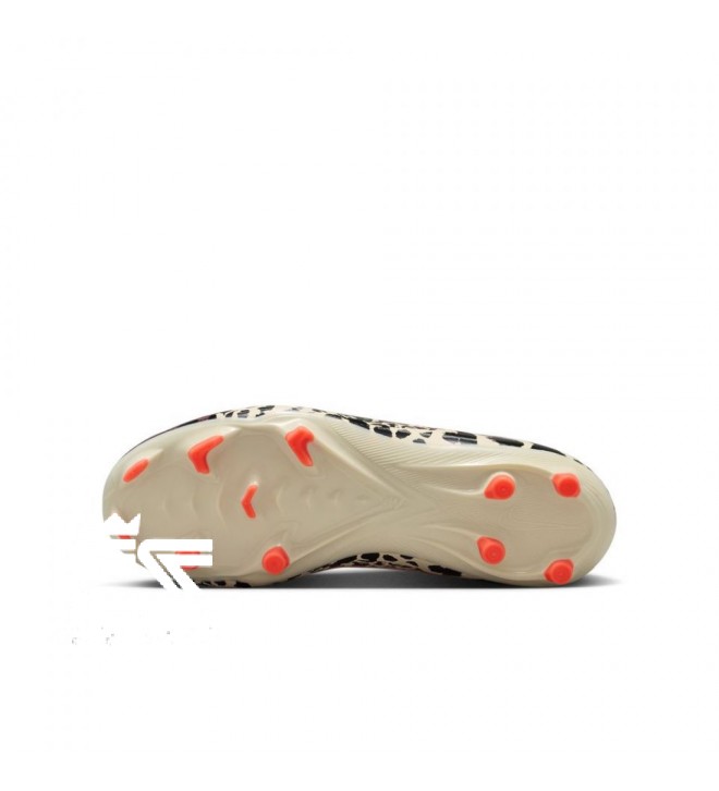 SOCCER BOOTS